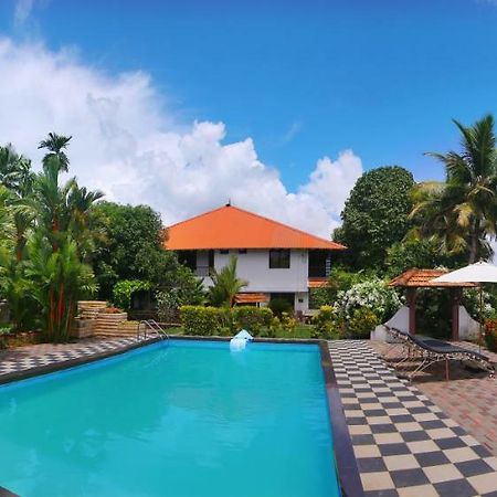 กรีน พาเลซ อยุรเวท รีสอร์ต Hotel Alappuzha ภายนอก รูปภาพ
