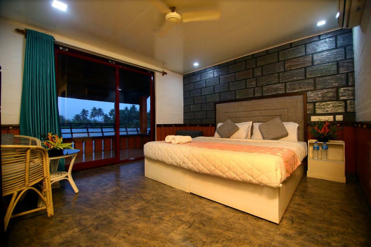 กรีน พาเลซ อยุรเวท รีสอร์ต Hotel Alappuzha ภายนอก รูปภาพ