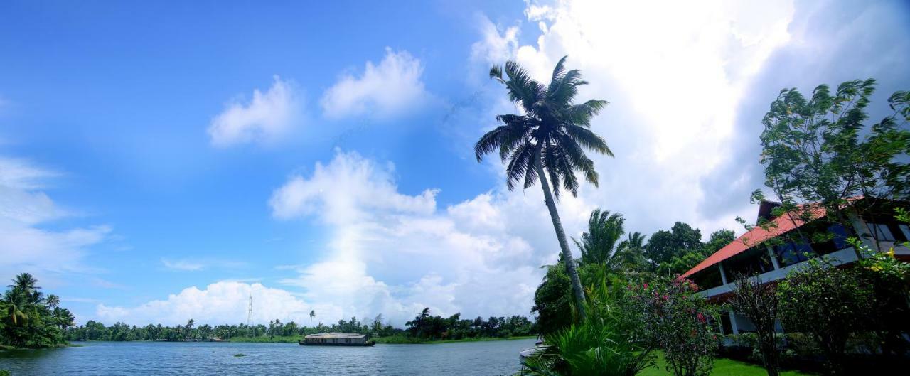 กรีน พาเลซ อยุรเวท รีสอร์ต Hotel Alappuzha ภายนอก รูปภาพ