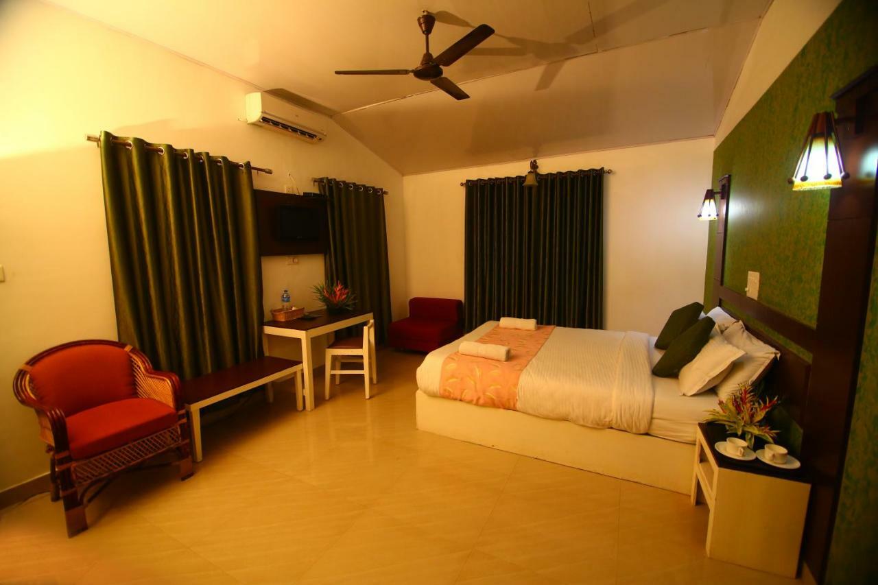 กรีน พาเลซ อยุรเวท รีสอร์ต Hotel Alappuzha ภายนอก รูปภาพ