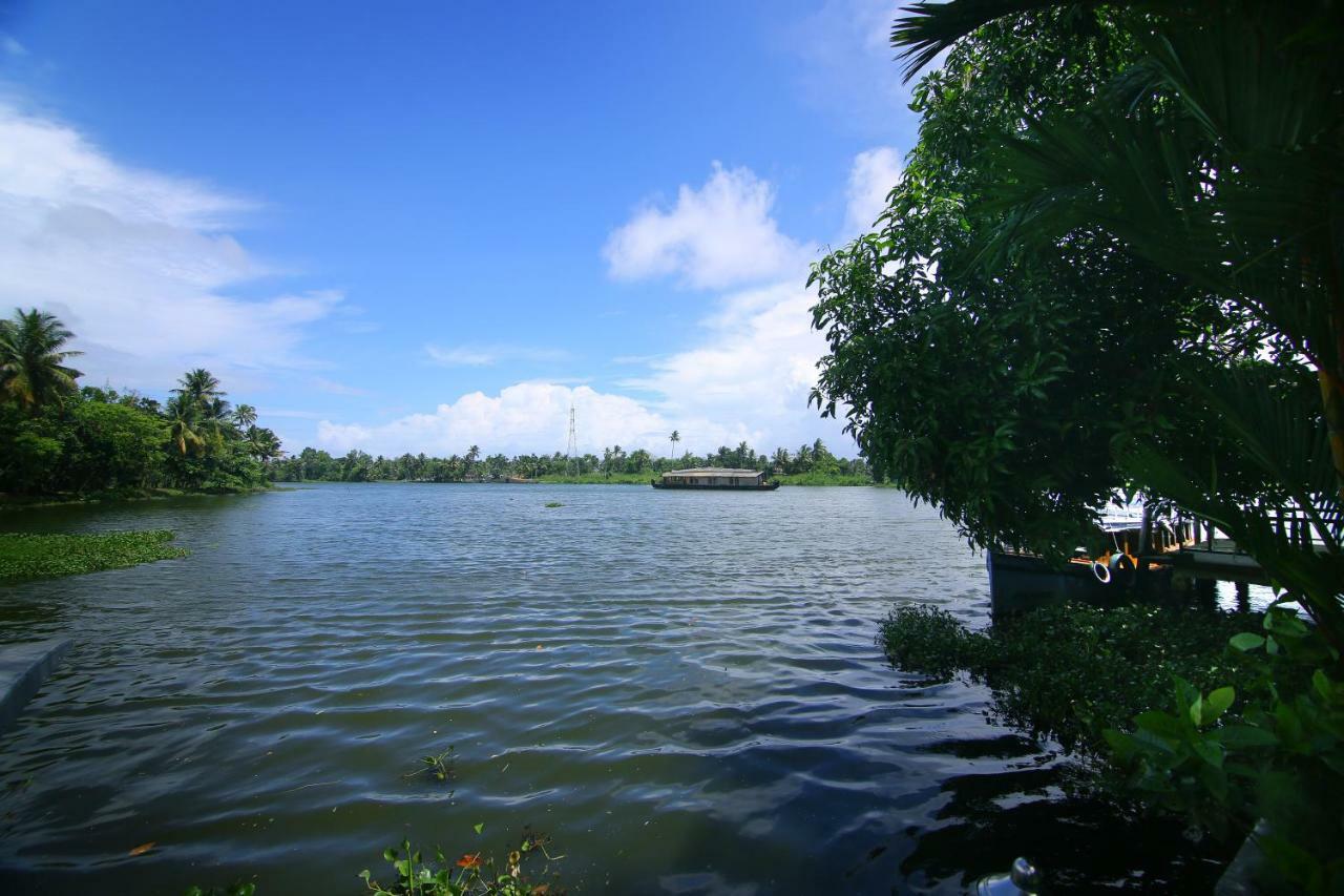 กรีน พาเลซ อยุรเวท รีสอร์ต Hotel Alappuzha ภายนอก รูปภาพ