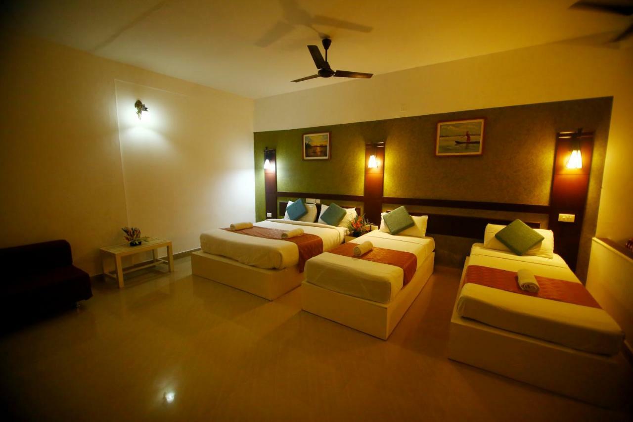 กรีน พาเลซ อยุรเวท รีสอร์ต Hotel Alappuzha ภายนอก รูปภาพ