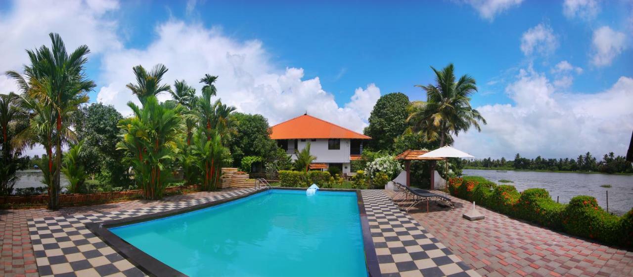 กรีน พาเลซ อยุรเวท รีสอร์ต Hotel Alappuzha ภายนอก รูปภาพ